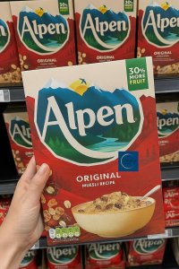 Alpen Original Muesli – wholesome mix of oats, nuts, and dried fruits