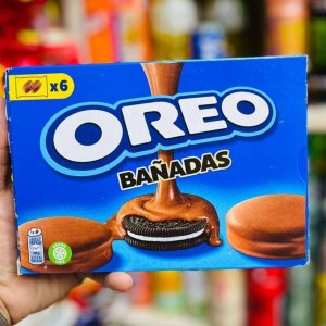 Oreo Bañadas chocolate covered Oreo — smooth chocolate coating over Oreo cookie