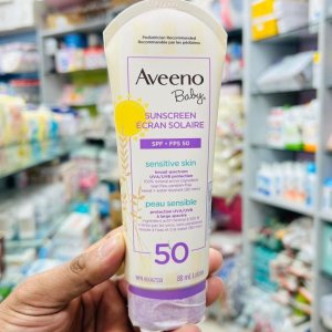 Aveeno Baby Sunscreen Écran Solaire mineral sunscreen bottle for sensitive baby skin